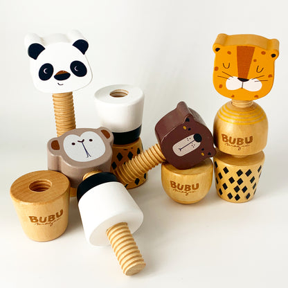 Oso de madera apilable con rosca BubuMagic. Material natural sostenible para bebés.