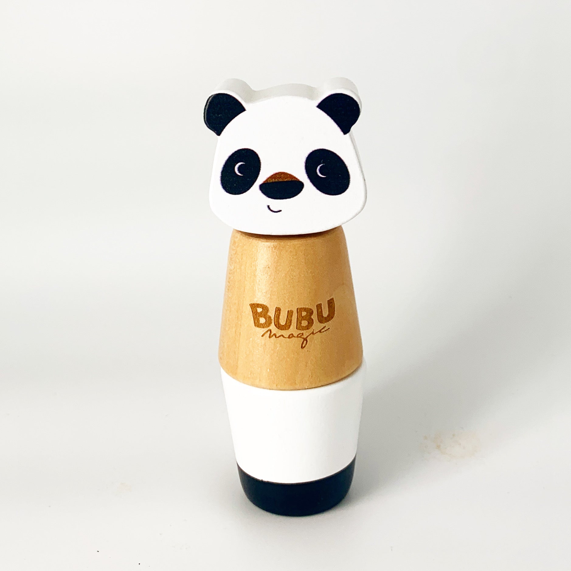 Panda de madera apilable con rosca BubuMagic. Juguete educativo sostenible para niños.